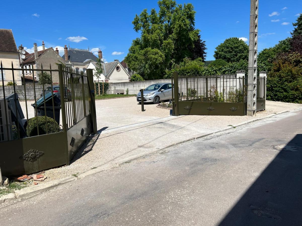 Appartements Domaine Gueguen Chablis Exterior photo